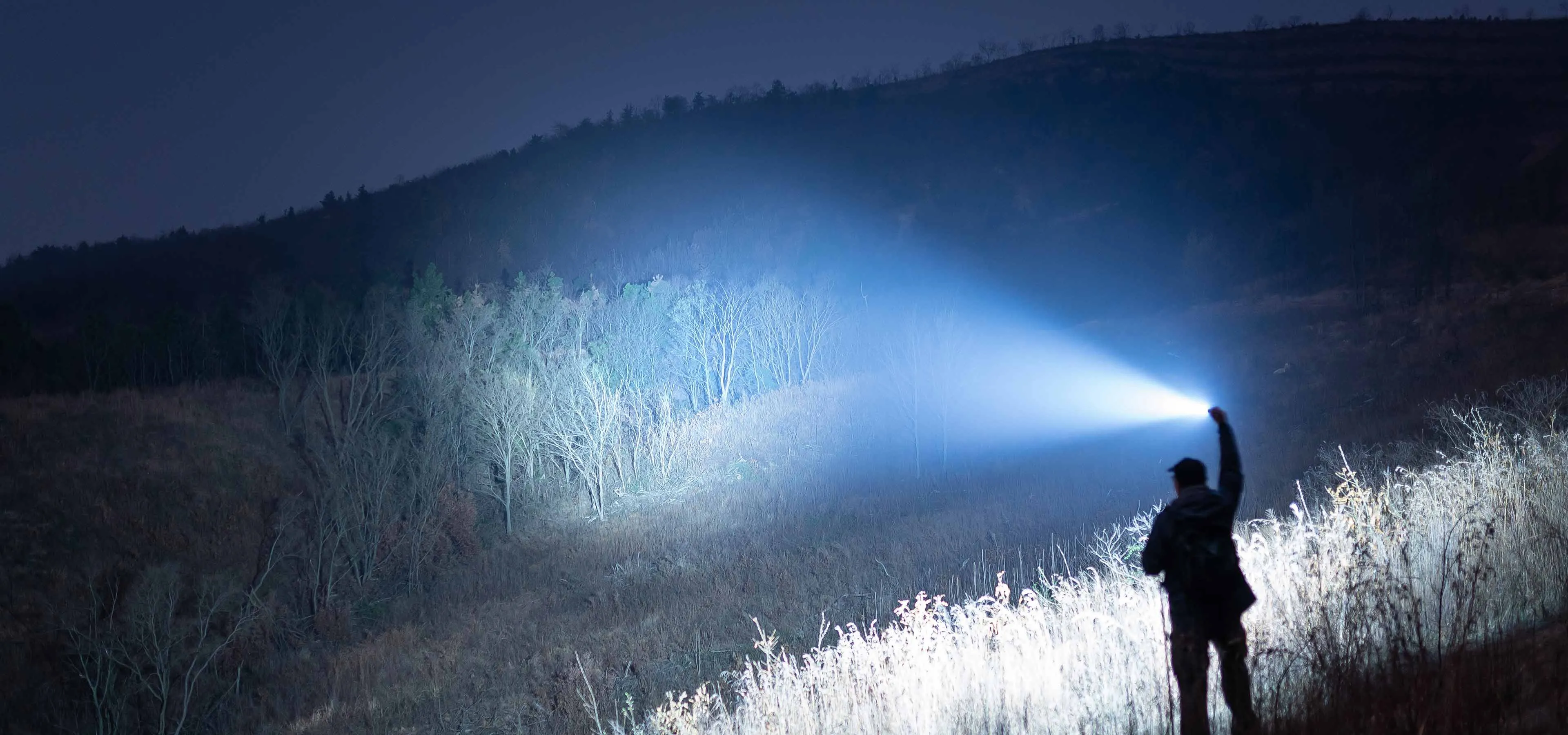 Warrior 3S im handgehaltenen Au&szlig;eneinsatz bei Nacht