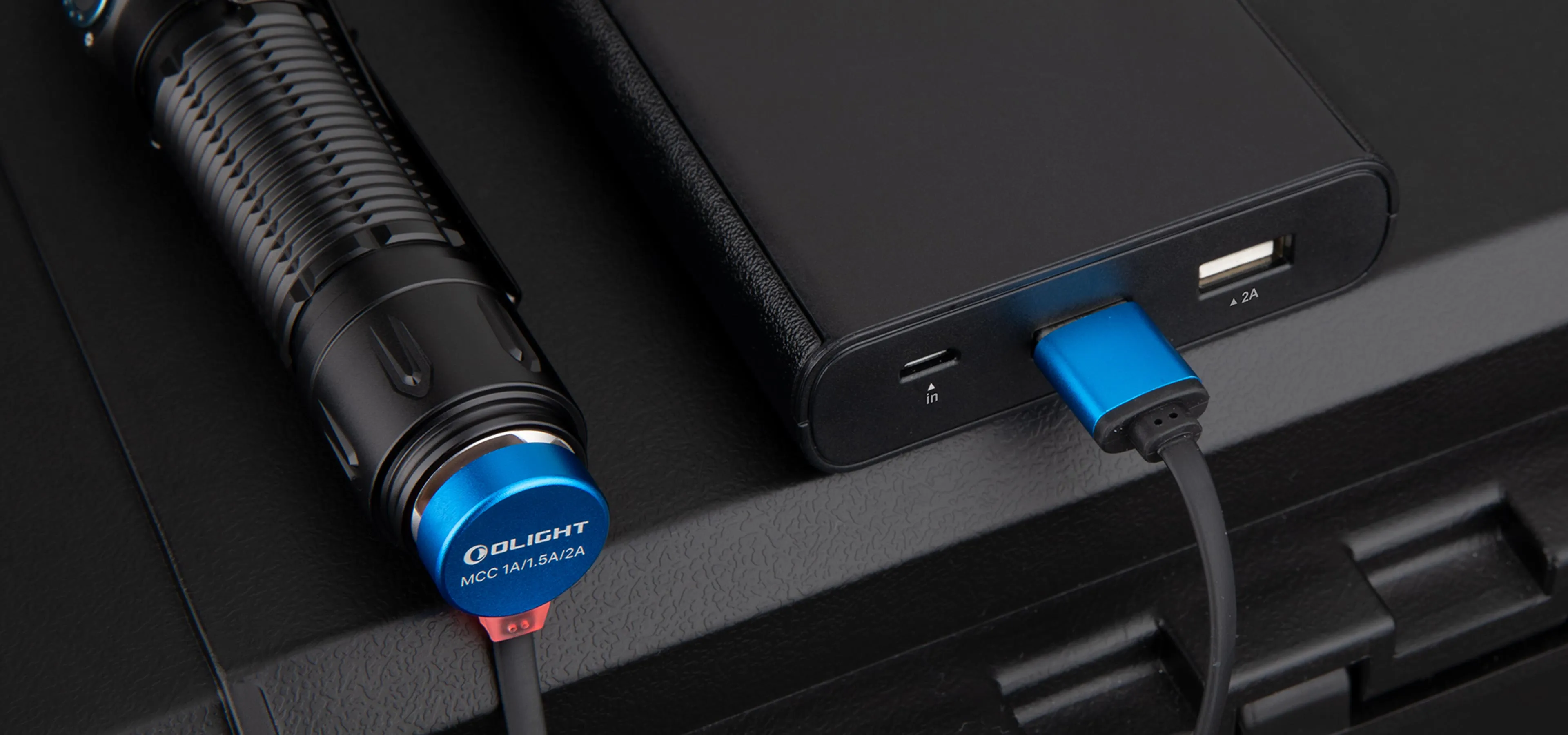 Olight Warrior 3S im offiziellen Anwendungsfoto