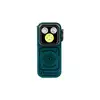 Grüne Olight Oclip Pro S Mini-Taschenlampe mit Kompass-Muster im Größenvergleich für Alltag und EDC