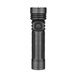 Olight Seeker 4 Pro schwarze LED Taschenlampe Vorderansicht mit rutschfestem Griff für Outdoor und Camping