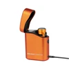Olight Orange Baton 4 Premium Edition mit offenem Gehäuse und geladenem Akku für Notfälle und unterwegs