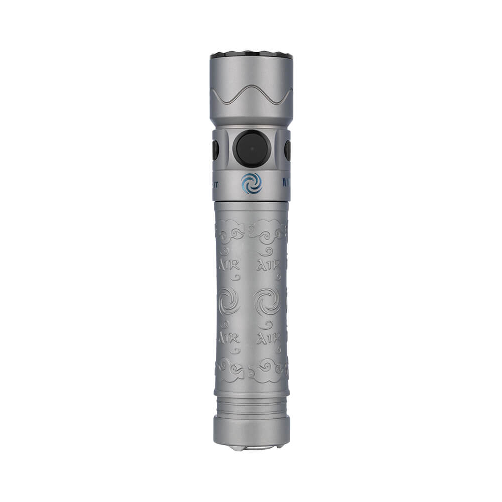 Olight Warrior Mini 3 Air Taschenlampe in Grau mit Gravur auf weißem Hintergrund