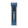 Olight Seeker 4 Pro Taschenlampe in Blau, mit schwarzem, strukturiertem Griff für den professionellen Einsatz.
