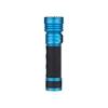 Olight blauer Seeker 4 Pro mit strukturiertem Griff für den professionellen Einsatz und Notfälle.