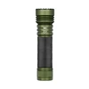 Olight Seeker 4 Pro grüne Taschenlampe mit strukturiertem Griff für den Einsatz im Freien.
