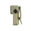 Grüne Olight Oclip 2 Ultra Clip-On Lampe in Seitenansicht mit robustem Clip und UV-Licht-Schalter für Outdoor-Einsätze