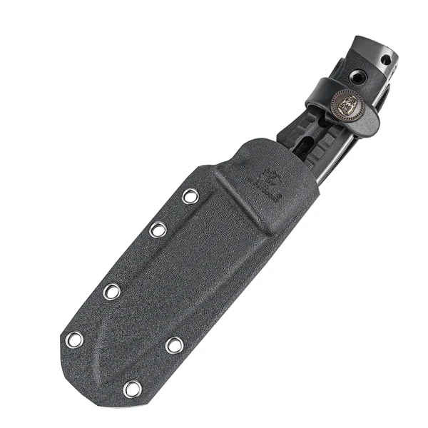 Schwarzes Outdoormesser in robuster Kydexscheide mit Druckknopfverschluss auf weißem Hintergrund