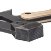 Robuste taktische Axt mit strukturiertem Hammerkopf und beigem G10 Griff im Detail