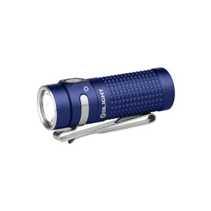 Olight Baton 4 Taschenlampe in Blau mit strukturiertem Griff und Taschenclip für den täglichen Gebrauch