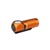 Olight orange Perun 3 Mini Taschenlampe, Seitenansicht mit robustem Griff für Outdoor-Aktivitäten und den Notfallgebrauch.