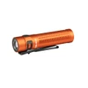Olight Baton orangefarbene LED Taschenlampe mit Pocketclip vor weißem Hintergrund