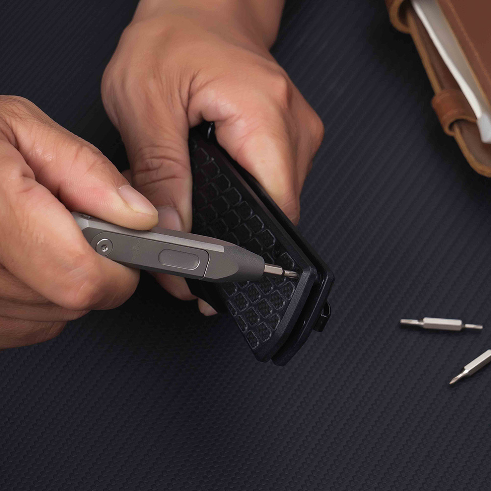 Otacle D1 EDC Multibit-Schraubendreher aus Titan