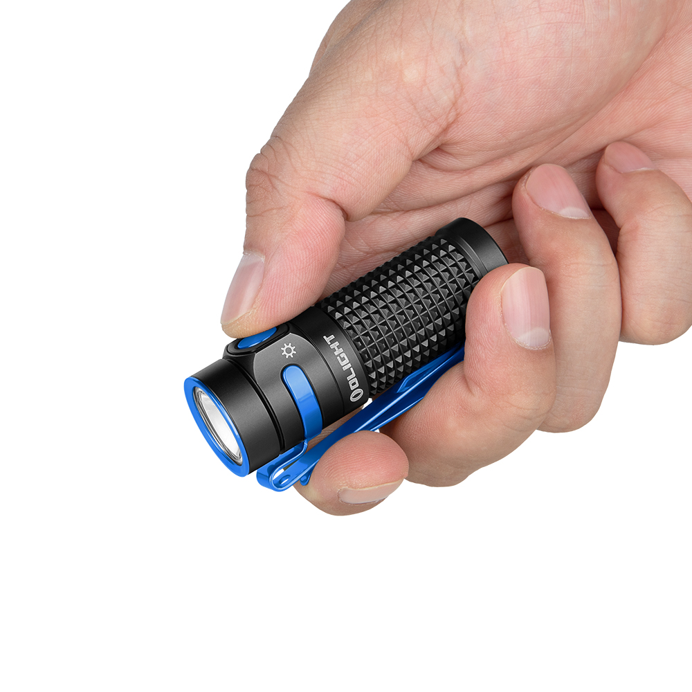 Baton 4 wird mit einer Hand bedient