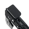 Schwarze Olight Oclip Pro Clip-Taschenlampe mit rutschfestem, strukturiertem Magnetfuß für sicheren Halt im Alltag