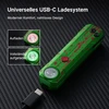 Grüne LED-Taschenlampe mit USB-C-Ladeanschluss und Ladestandsanzeige in Rot und Grün.