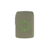 Olivgrüne Powerbank mit grüner digitaler Ladezustandsanzeige.