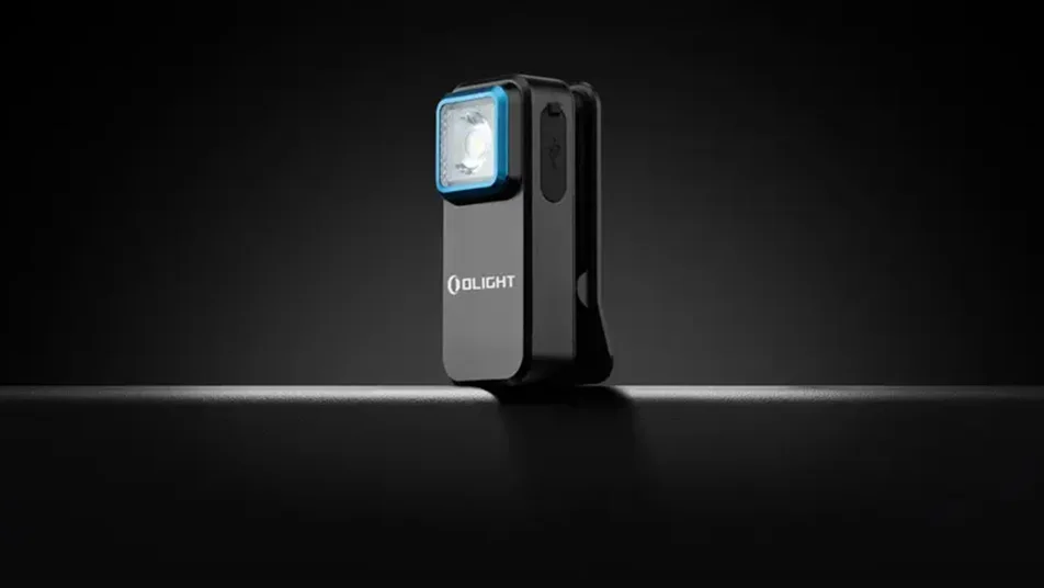 Olight Clip-Arbeitsleuchte, schwarz, leuchtender LED-Kopf, blauer Akzent, kompakte Taschenlampe