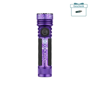 Olight Seeker 4 Pro lila LED Taschenlampe in Frontansicht mit rutschfestem Griff und Leiterplattenmuster für Outdoor-Einsätze