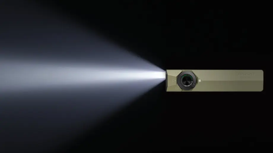 Flach, aber stark? Die Olight Arkfeld Pro EDC-Taschenlampe