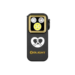 Olight Oclip Pro S Schwarze LED-Taschenlampe mit goldfarbenen Akzenten und Brezel-Design, ideal für den EDC-Gebrauch.