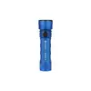 Blaue Olight Seeker 2 LED Taschenlampe im kompakten Design auf weißem Hintergrund.