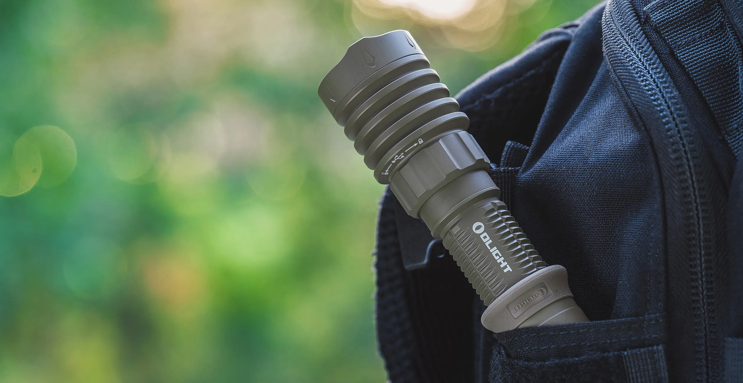 Olight Warrior X 4 im offiziellen Anwendungsfoto