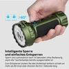 Grüne Olight Marauder Mini 2 LED Taschenlampe in der Hand mit Drehknopf-Sperrfunktion zum schnellen Entsperren für Outdoor-Einsätze_
