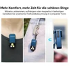 Olight Oclip Pro blaue Clip-Leuchte befestigt an T-Shirt, Karabiner und magnetisch an Wand für Freihandbeleuchtung