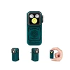 Grüne Olight Oclip Pro S Mini-Taschenlampe mit Kompass-Muster im Größenvergleich für Alltag und EDC