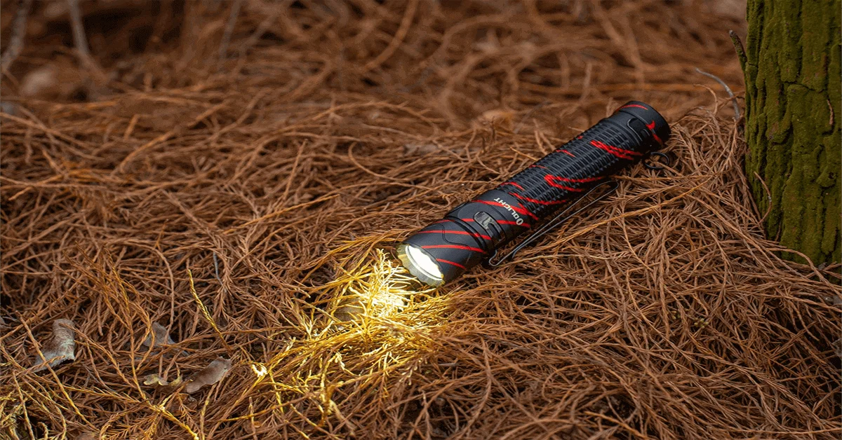 Warrior Mini 2 Black Lava taktische Taschenlampe – Jetzt verfügbar!