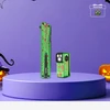 Grünes Olight Oclip Pro und OKNIFE AION Set im Zombie-Design auf lila Halloween-Podest für EDC- und Outdoor-Fans